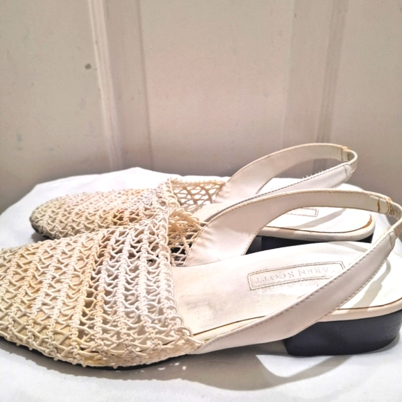 Karen Scott White Crocheted Slip Ons Small Heals Size 7.5" - Picture 4 of 5